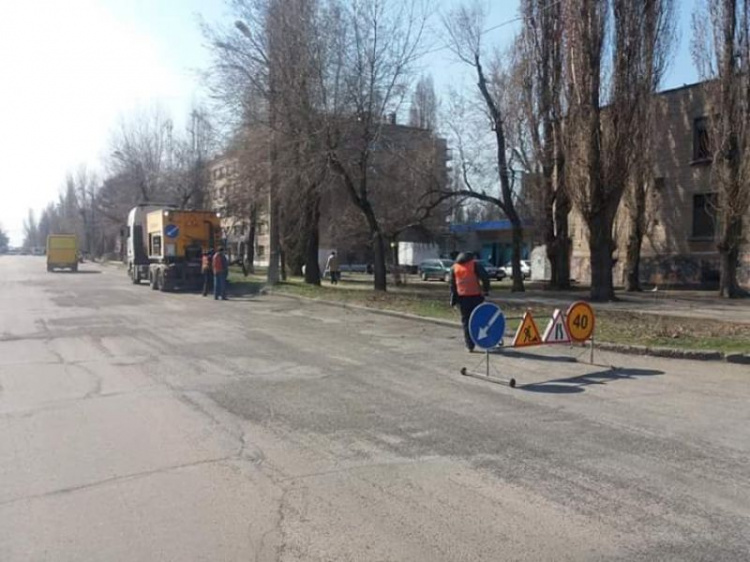 В Долгинцевском районе Кривого Рога стартовали ремонтные работы автодорог (фотофакт)