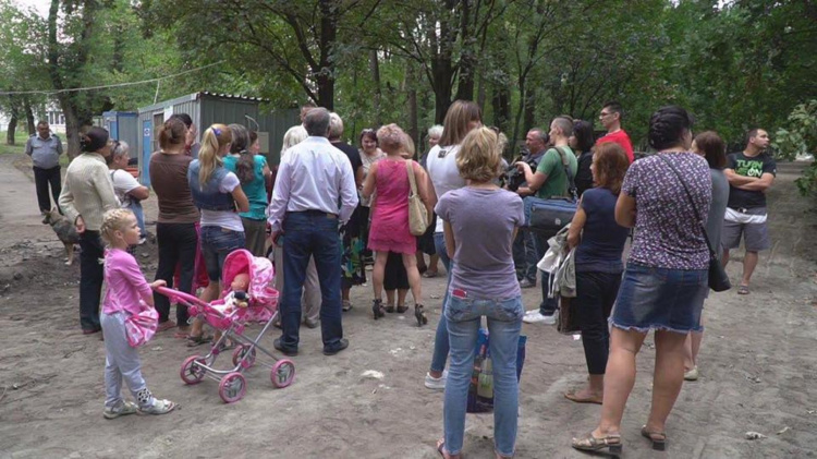 Жители Гданцевки в Кривом Роге вышли на протест против вырубки деревьев (ФОТО)