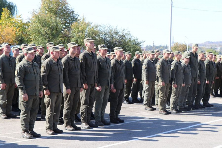 В Кривой Роге представили нового руководителя Нацгвардии области и вручили ключи от машин(фото)