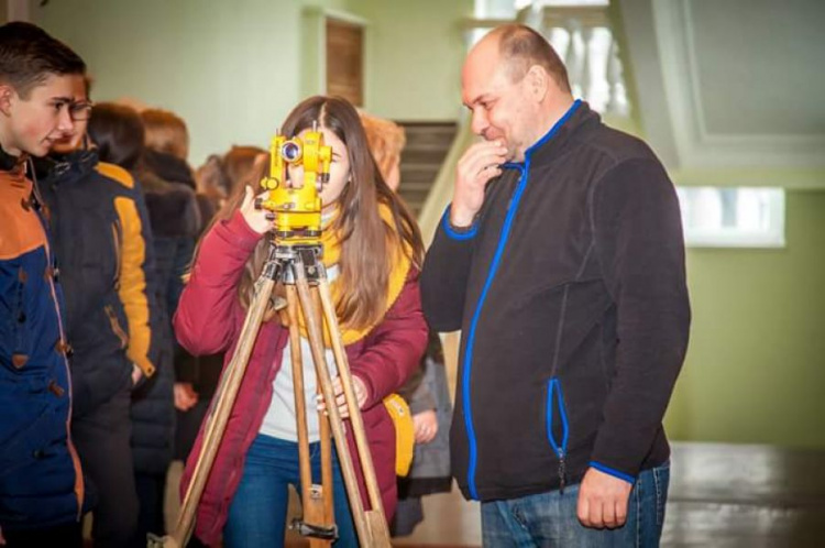 В Ингулецком районе Кривого Рога стартовала программа "Компасс профессий" для старшеклассников (ФОТО)