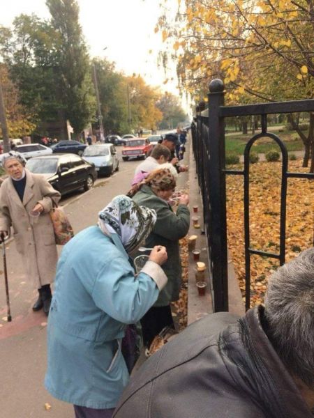 В Покровском районе Кривого Рога каждую субботу бесплатно кормят нуждающихся (ФОТО)