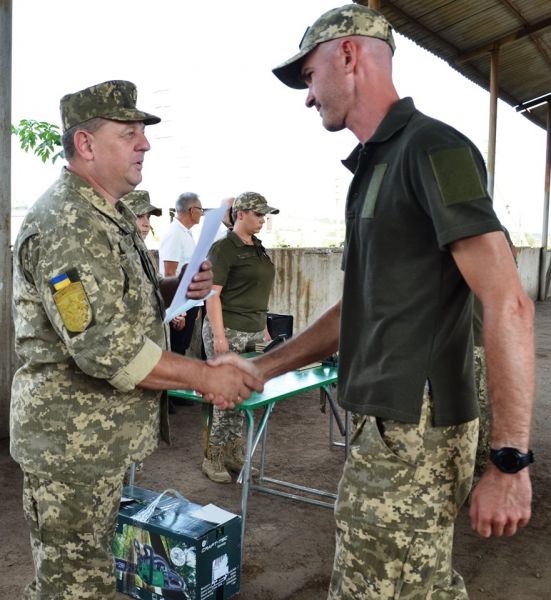 В 17-й танковой бригаде Кривого Рога отметили День воинской части