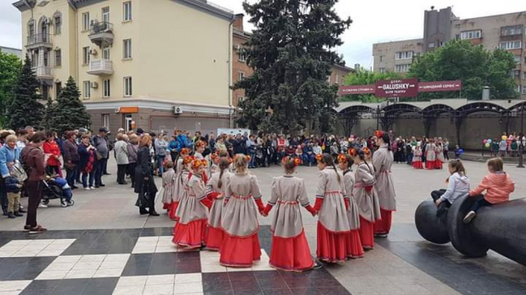 В Кривом Роге прошли праздничные мероприятия ко Дню матери (фото)