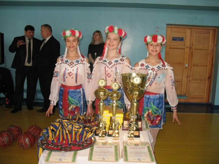 В Кривом Роге прошли общегородские соревнования по баскетболу (ФОТО)