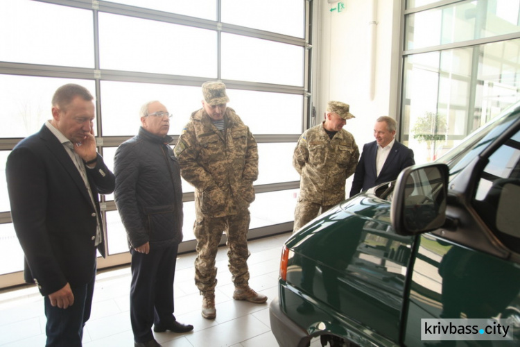 Автомобиль, отремонтированный в Кривом Роге, отправится в зону АТО (ФОТО)