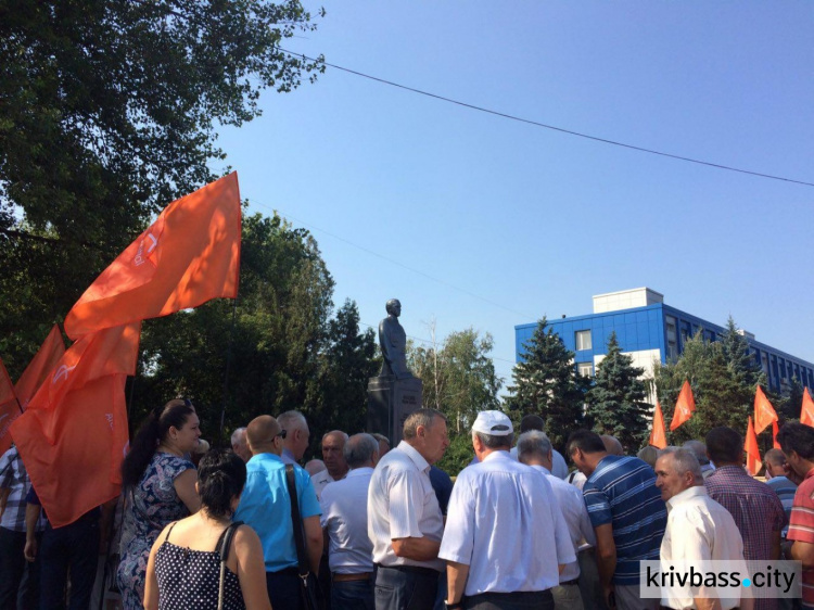 В Кривом Роге прошел торжественный митинг ПАО "АрселорМиттал Кривой Рог" (ФОТО)