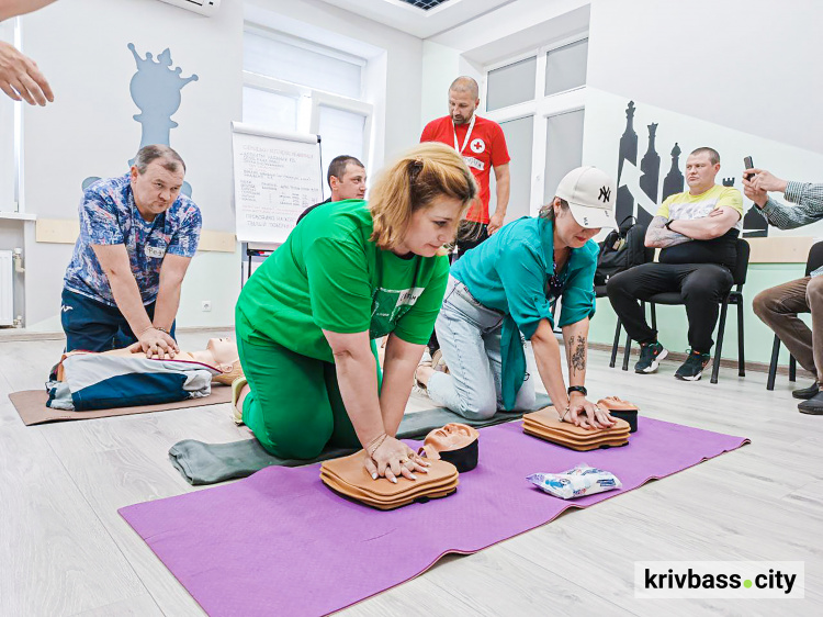 Спеціалісти комбінатів Метінвесту у Кривому Розі опановують навички першої домедичної допомоги