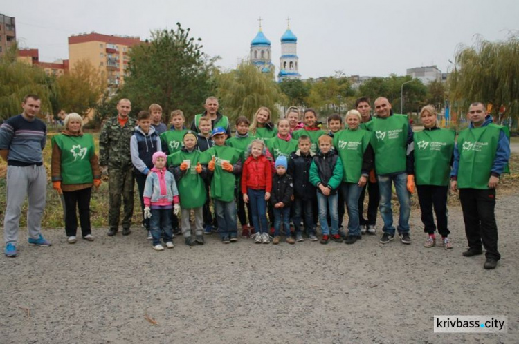 Жители Кривого Рога собственными силами облагородили парк на Восточном (ФОТО)