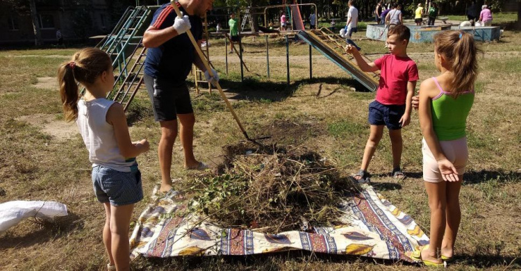 Сила соцсетей: в Кривом Роге "оживили" сквер благодаря записи в Facebook