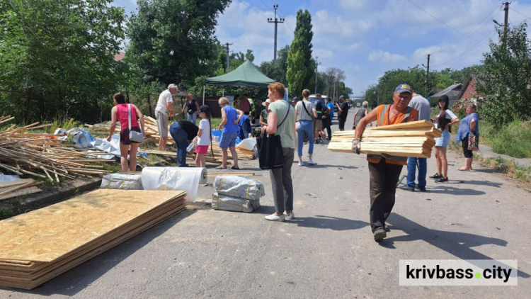 У Кривому Розі розгорнули штаби з допомоги постраждалим від ракетного удару: адреси