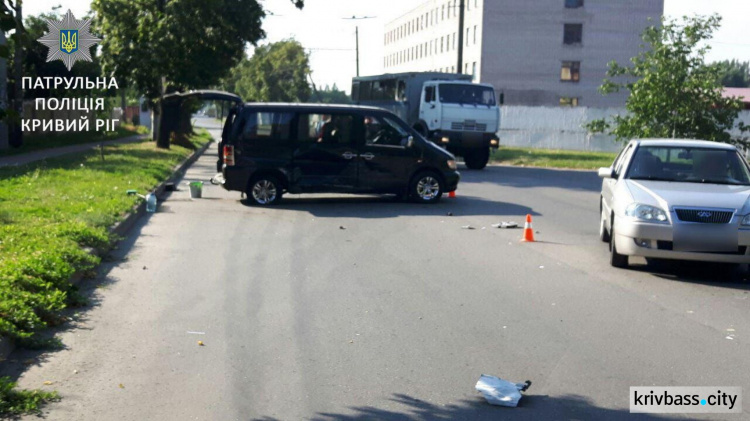 На выходных в Кривом Роге легковушки сталкивались между собой и с автомобилем «скорой» (ФОТО)