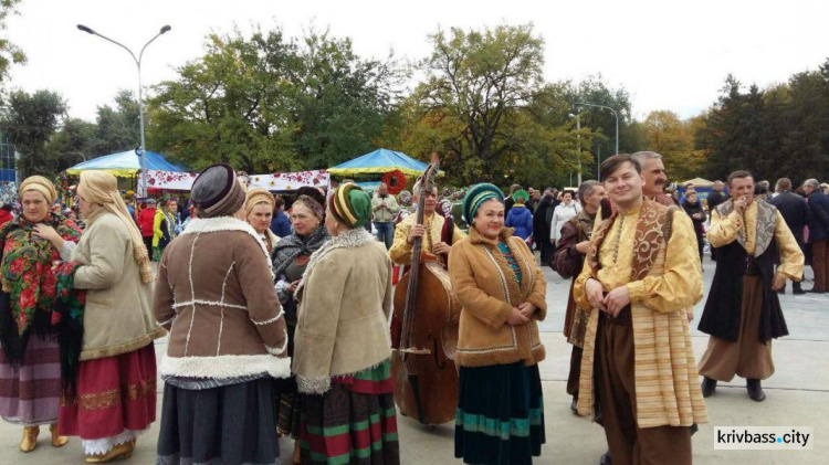 В Кривом Роге состоялся 1-й Международный фестиваль казацкой песни (ФОТОРЕПОРТАЖ)