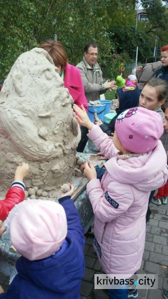 В Кривом Роге провели акцию «С глиной в руках, с мыслями о вечном» (ФОТО)