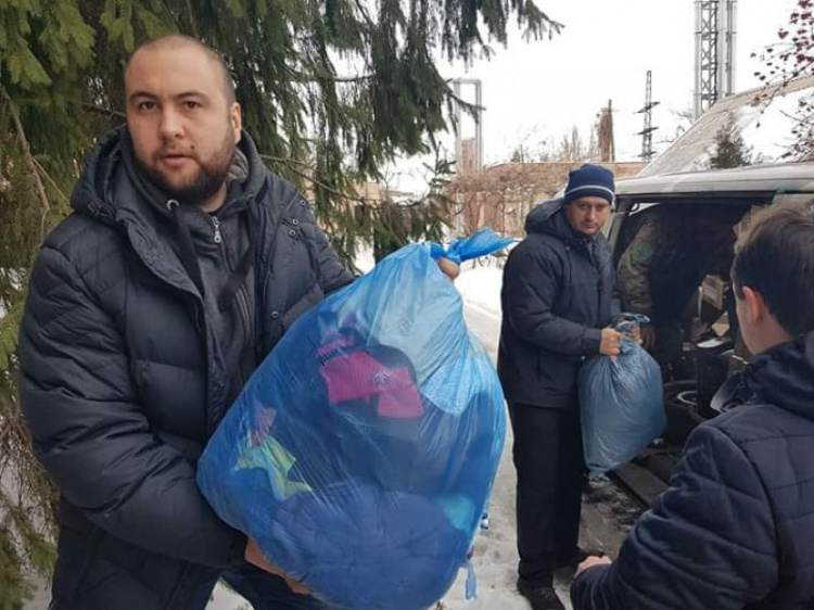 "Чужих детей не бывает!": в Кривом Роге волонтеры с подарками объездили детские дома-интернаты (фото)