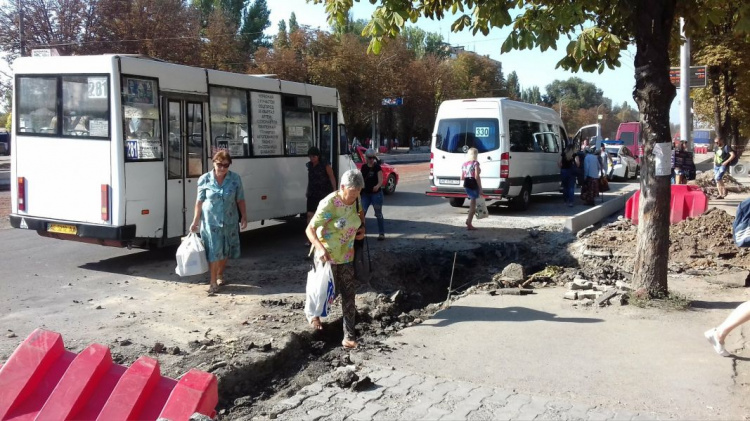 В Кривом Роге изменилось расположение остановки троллейбуса