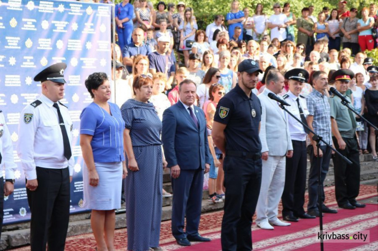 Голуби, флаг из шаров и квесты: в Кривом Роге День знаний прошел по-новому (ФОТОРЕПОРТАЖ) + (ВИДЕО)