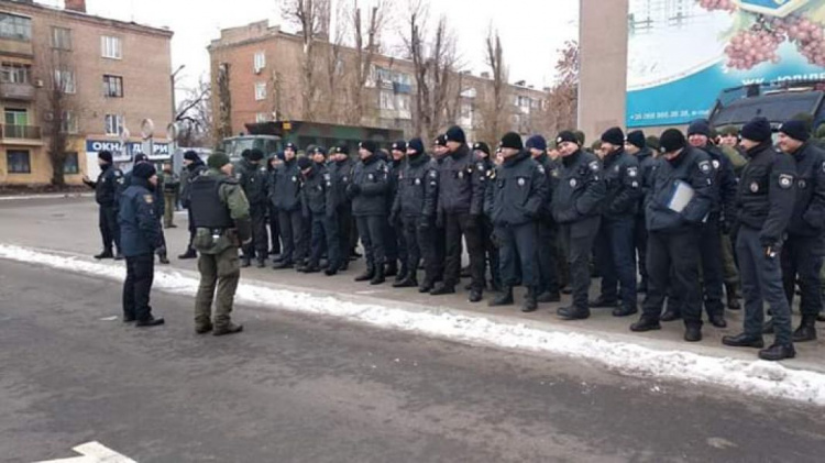 В Кривом Роге нацгвардейцы с правоохранителями в усиленном режиме будут охранять улицы (фото)