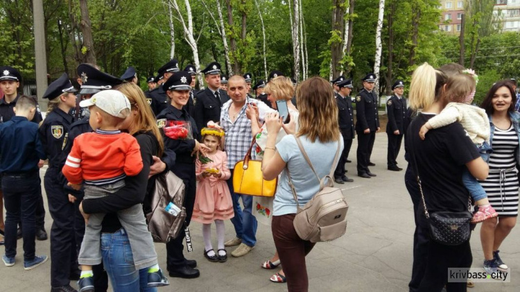 На службу в полицию Кривого Рога заступили 25 новых патрульных (ФОТОРЕПОРТАЖ)