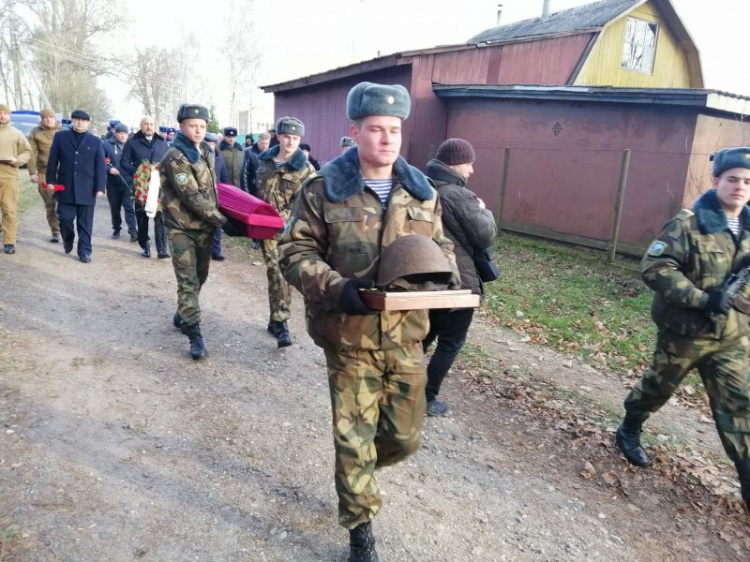 В Белоруси похоронили найденного криворожскими поисковиками 22-летнего бойца