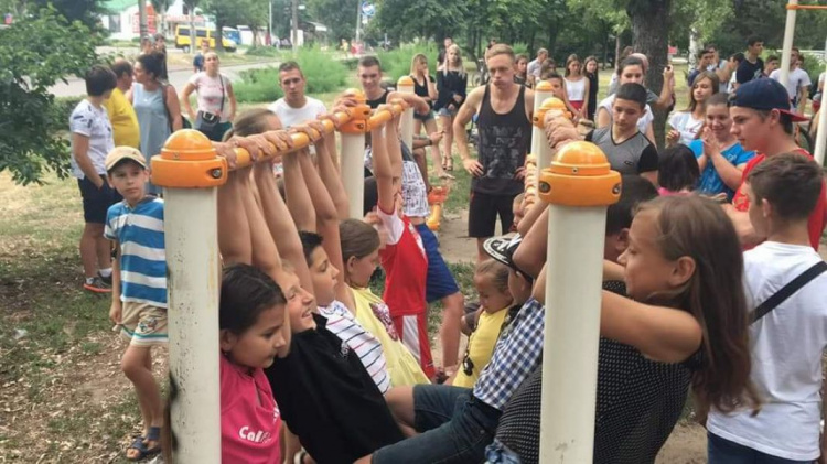 Названы победители: в Кривом Роге прошли соревнования по Street Workout (ФОТО)