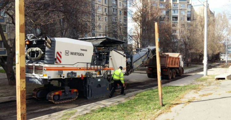 В Покровском районе Кривого Рога приступили к ремонту дорог (фото)