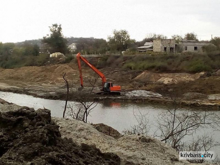 Приводят в порядок: в Кривом Роге расчищают Ингулец и балку Кандыбина (ФОТОФАКТ)