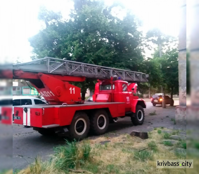 Во время пожара в многоэтажке на ЮГОКе спасли 5 человек