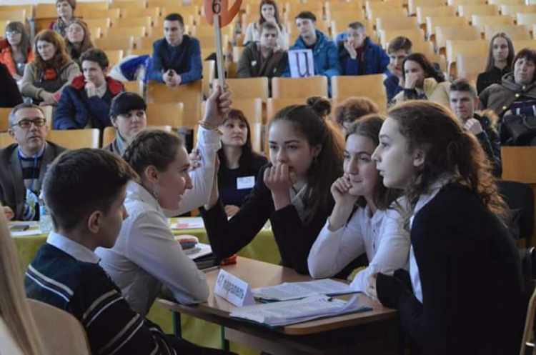 В Кривом Роге прошёл городской турнир "Юный географ - 2018", названы победители (ФОТО)