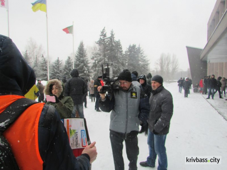 Маршрутки вместо собачьих будок: в Кривом Роге состоялась акция протеста против некачественных перевозок (фото)