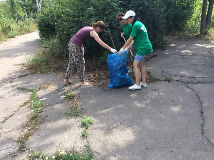 Криворожане присоединились к акции "Наш город - чистый город"  (ФОТО)