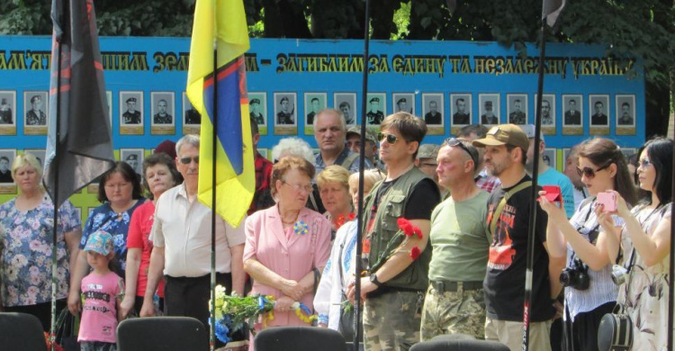 Комбат и замкомбата батальона "Кривбасс" попросили прощения у родных погибших бойцов (фото)