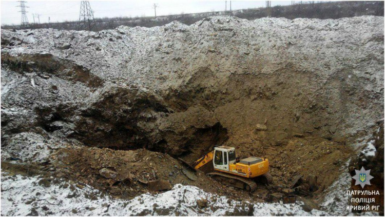 В Кривом Роге группа злоумышленников раскапывала карьер (ФОТО)