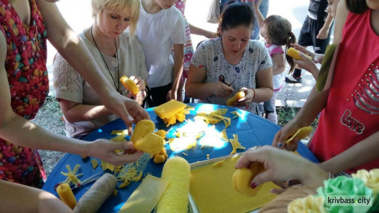 В Криворожском парке прошел фестиваль "Страна детства" (ФОТОРЕПОРТАЖ)