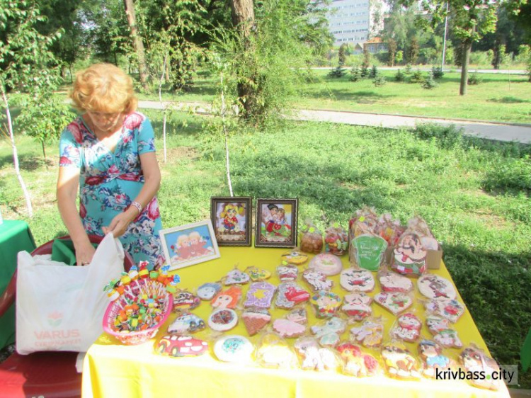 20 тонн меда со всей Украины: в Кривом Роге стартовал 9-й Медовый фестиваль (фото)