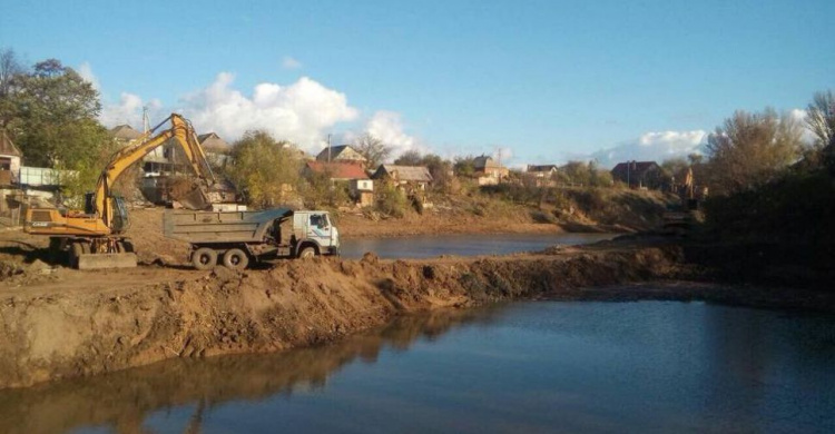 Приводят в порядок: в Кривом Роге расчищают Ингулец и балку Кандыбина (ФОТОФАКТ)