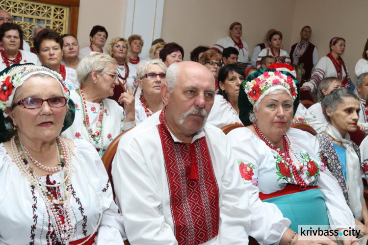 В Кривом Роге наградили победителей фестиваля «Червона калина» (ФОТО)