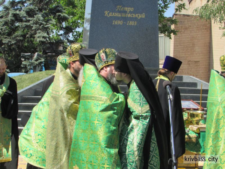 В Кривом Роге открыли памятник последнему кошевому атаману (ФОТО) +(ВИДЕО)+(ОБНОВЛЕНО)