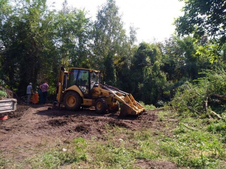 Экологические программы: в Кривом Роге проходят работы по установке коллекторов (фото)