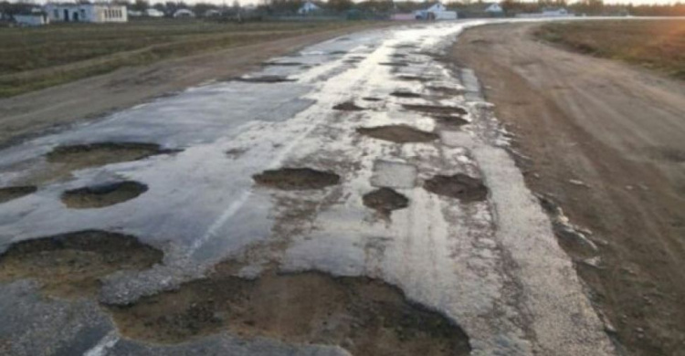 Сплошное решето: водители обсуждают состояние одной из трасс Днепропетровской области