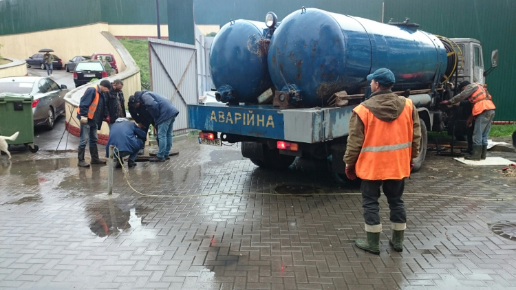 Мікрорайон Сонячний лідирує за кількістю засмічень: у Кривому Розі за 5 днів усунули 220 аварій