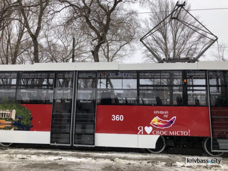 В Кривом Роге после капремонта выпустили ещё один трамвайный вагон (ФОТО, ВИДЕО)