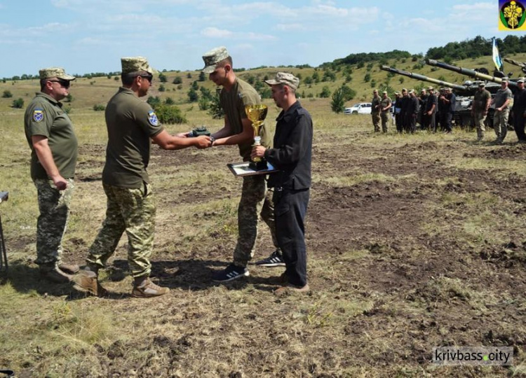 Криворожские танкисты стали лучшими в состязаниях командования «Восток»